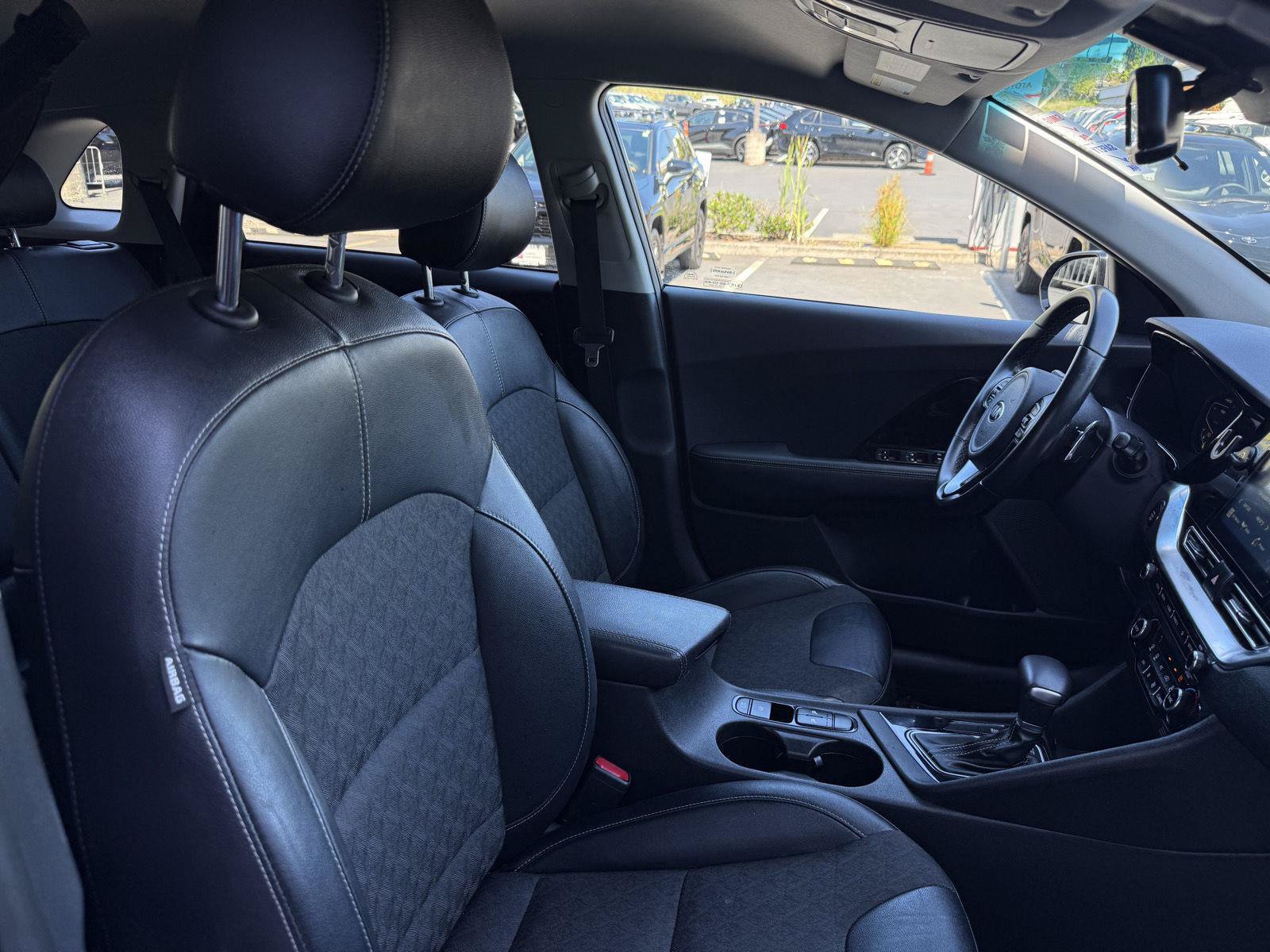 Used 2021 Kia Niro EX FWD image 18