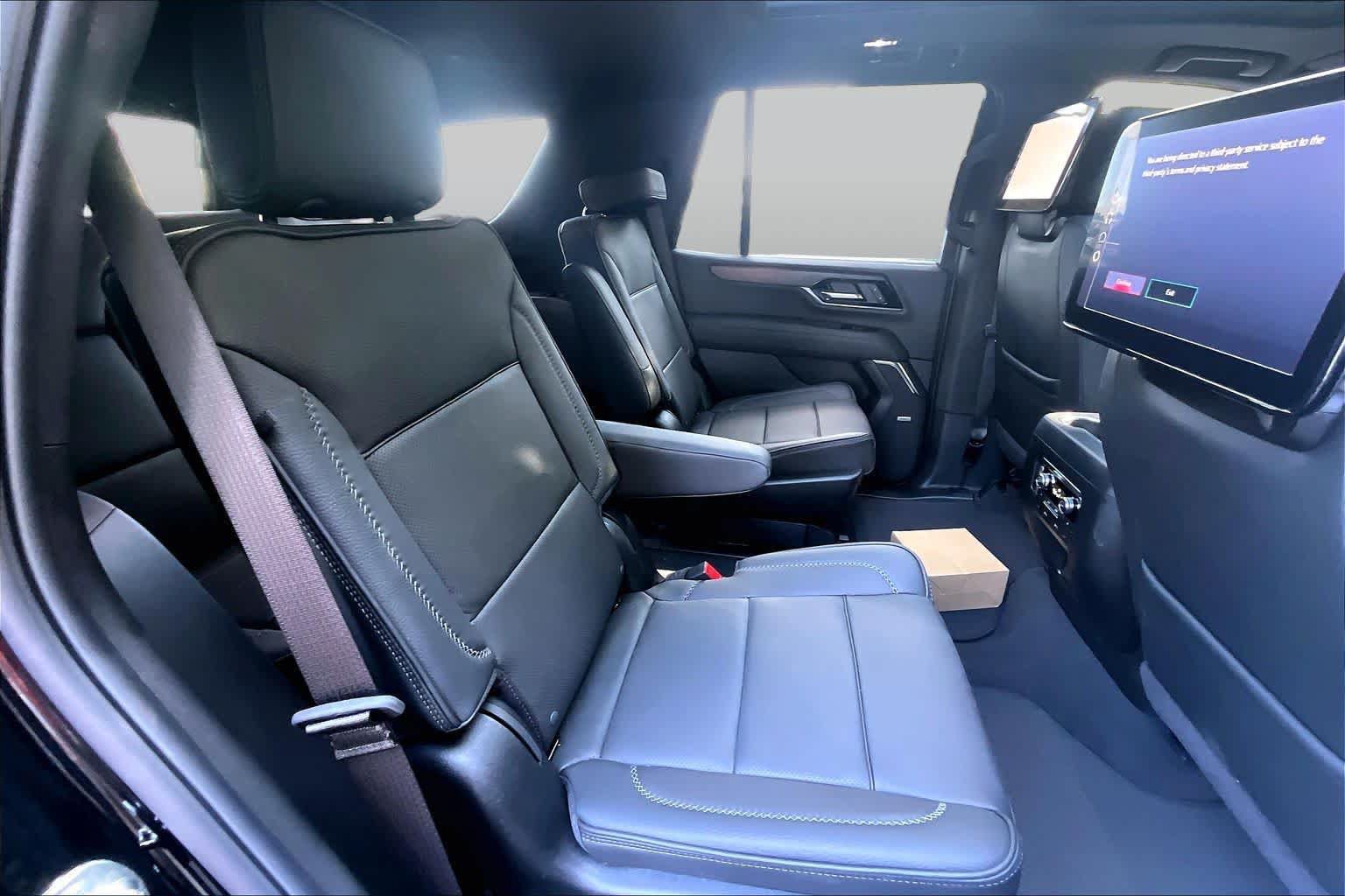 Used 2026 GMC Yukon Denali w/ Denali Reserve Package AWD/4WD image 19