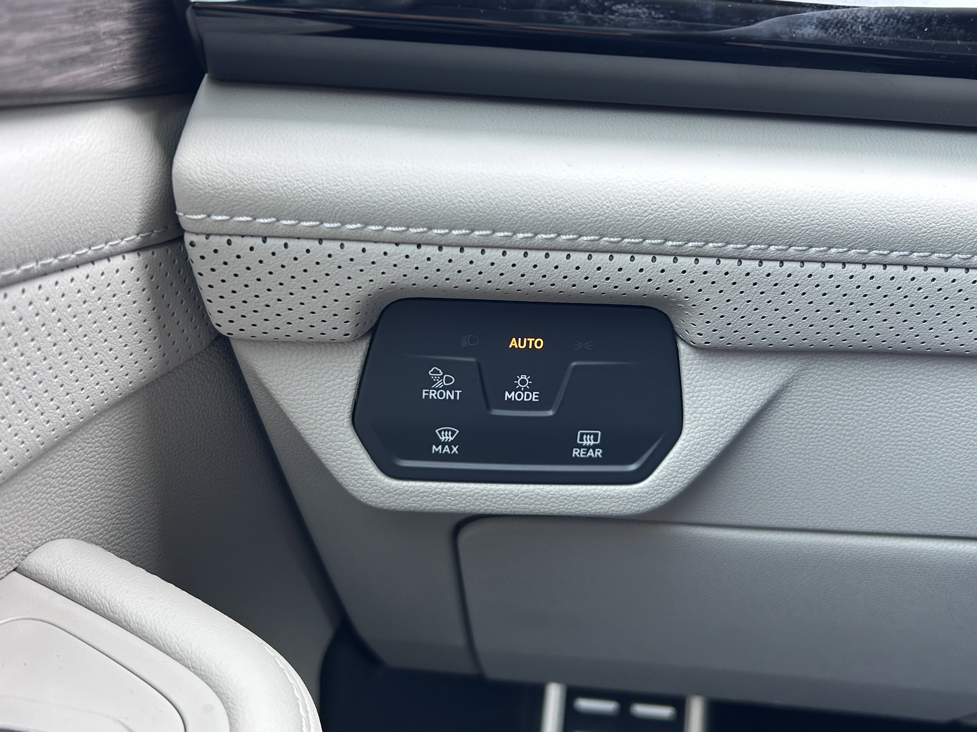 New 2026 Volkswagen Atlas SEL Premium R-Line image 19