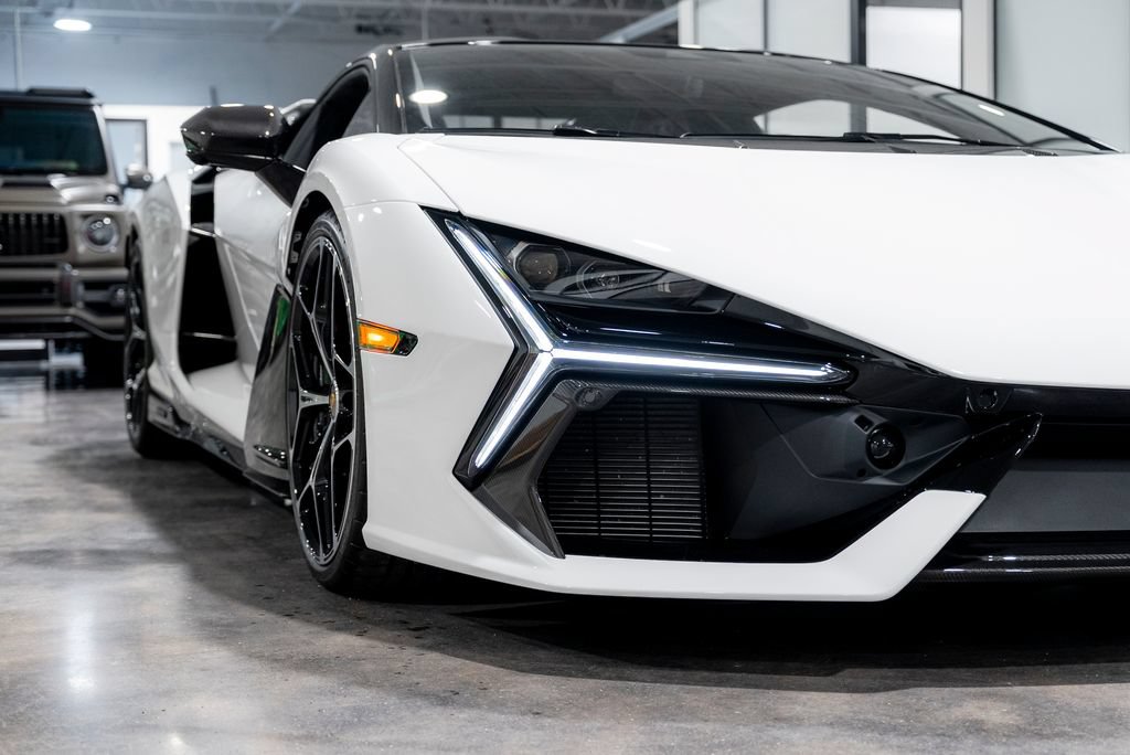 Used 2025 Lamborghini Revuelto AWD/4WD image 8