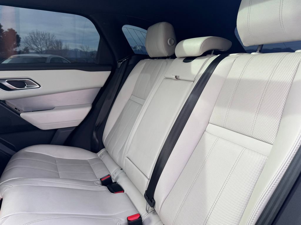 Used 2020 Land Rover Range Rover Velar R-Dynamic S image 8