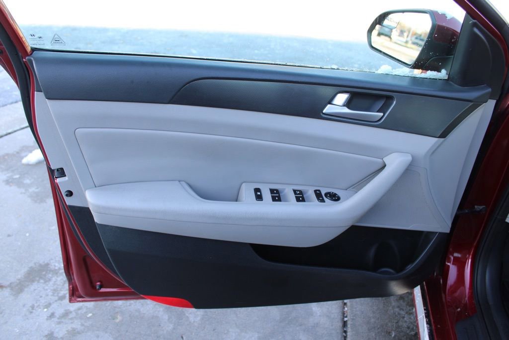 Used 2016 Hyundai Sonata Sport image 17