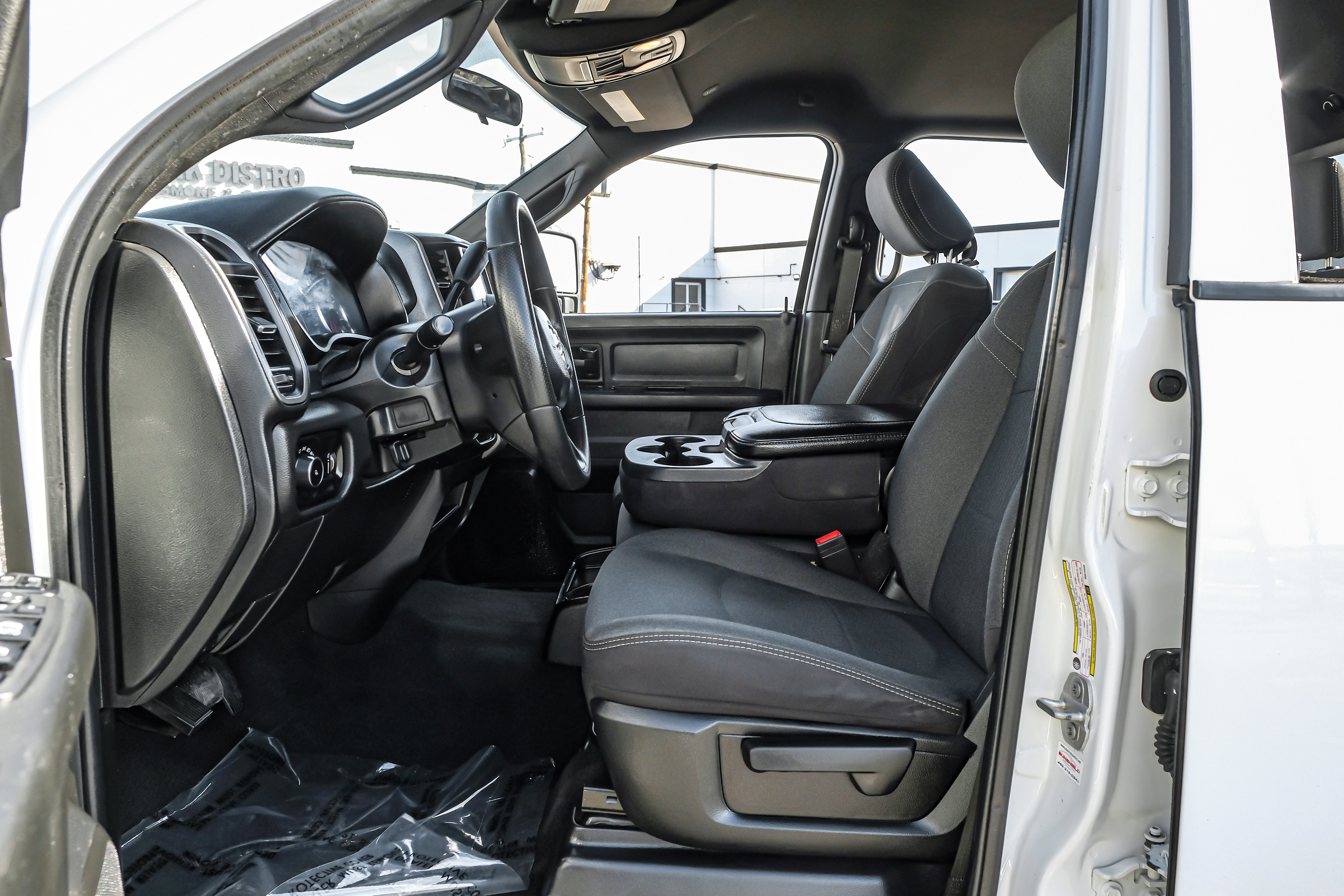 Used 2024 RAM 3500 Tradesman w/ Chrome Appearance Group image 3