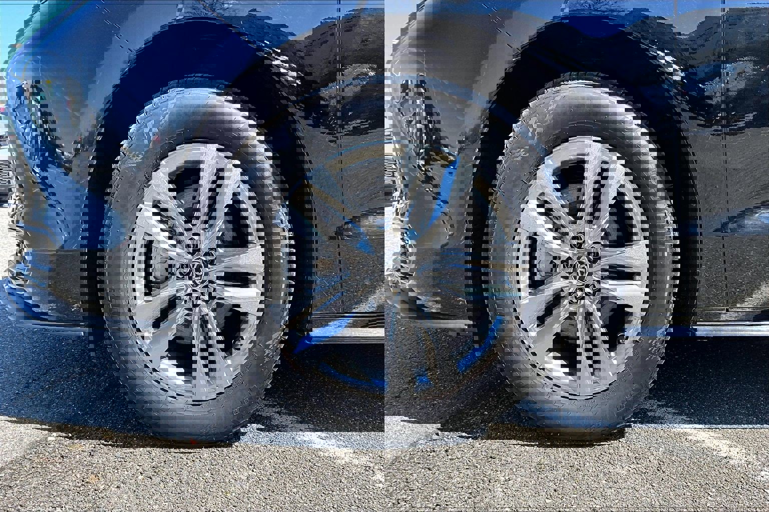 Used 2025 Toyota Sienna XLE w/ XLE Plus Package image 9