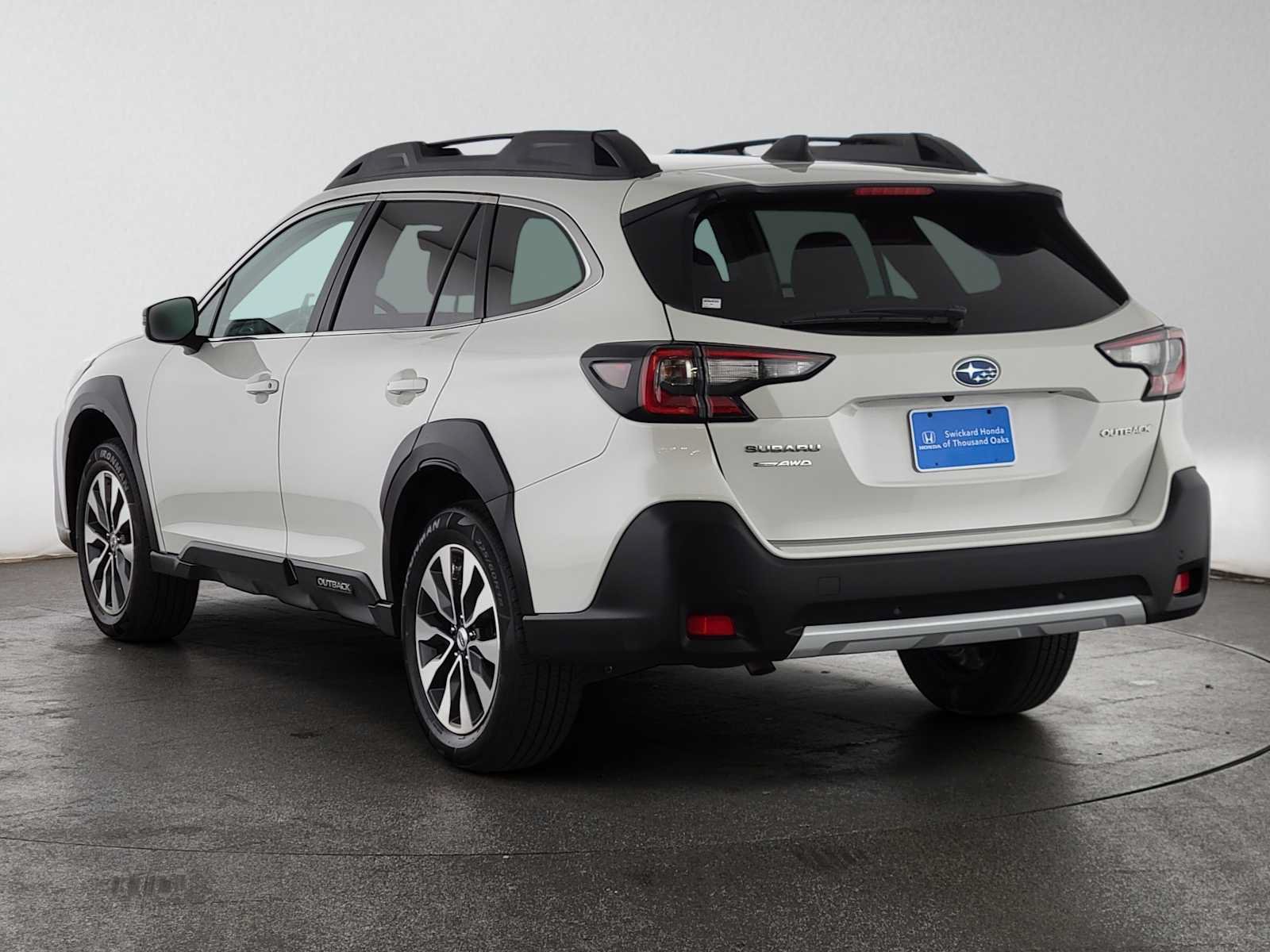 Used 2023 Subaru Outback Limited AWD/4WD image 5