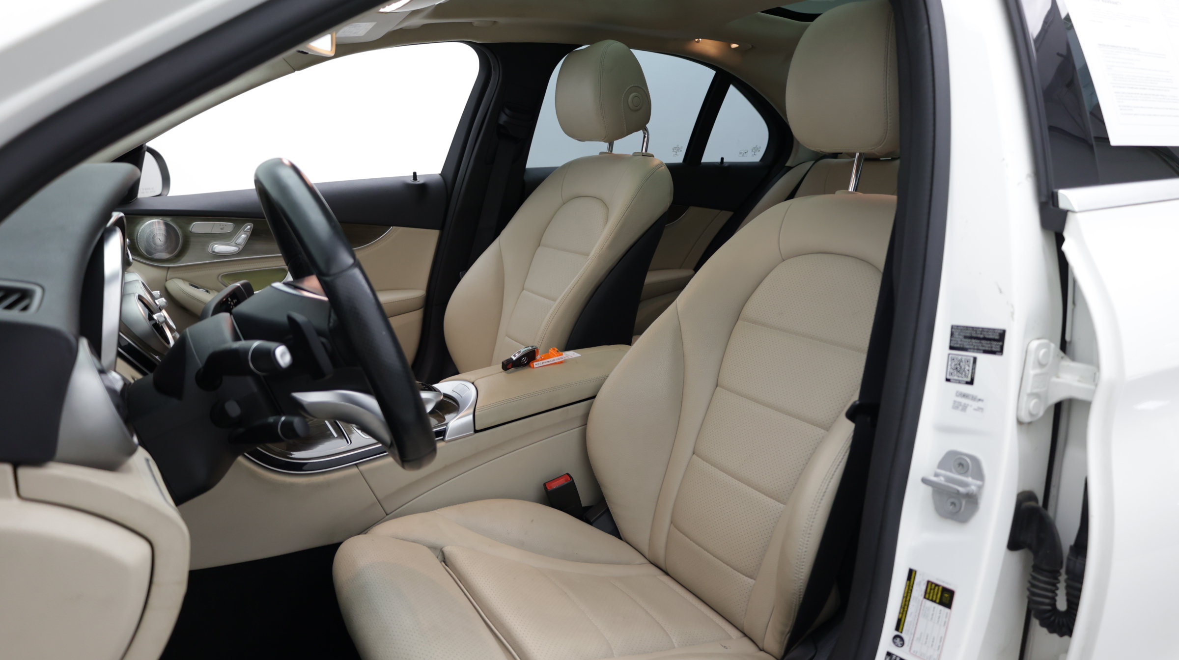 Used 2015 Mercedes-Benz C 300 4MATIC Sedan image 16