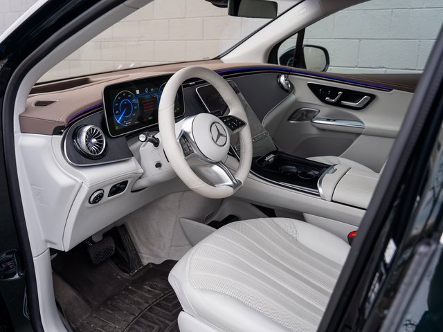 Used 2023 Mercedes-Benz EQE 500 4MATIC SUV image 4