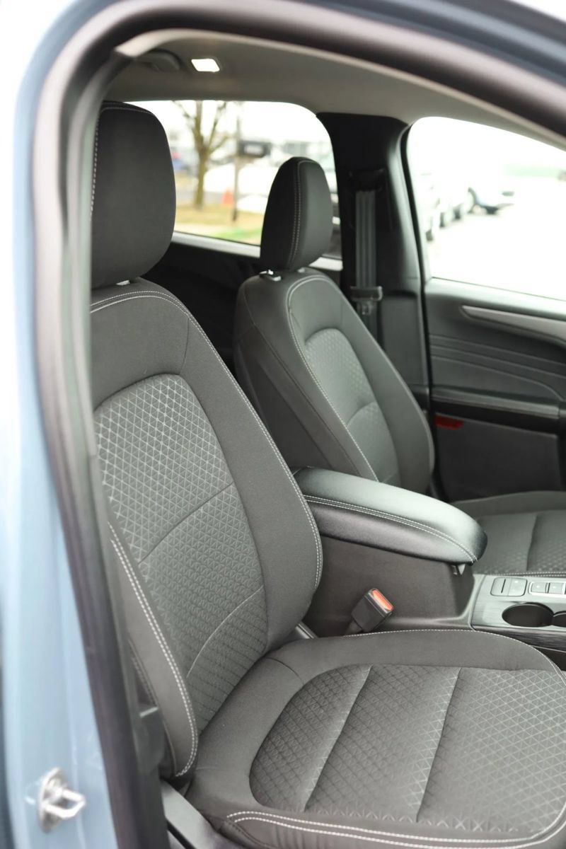 Used 2025 Ford Escape Active w/ Cold Weather Package AWD/4WD image 46
