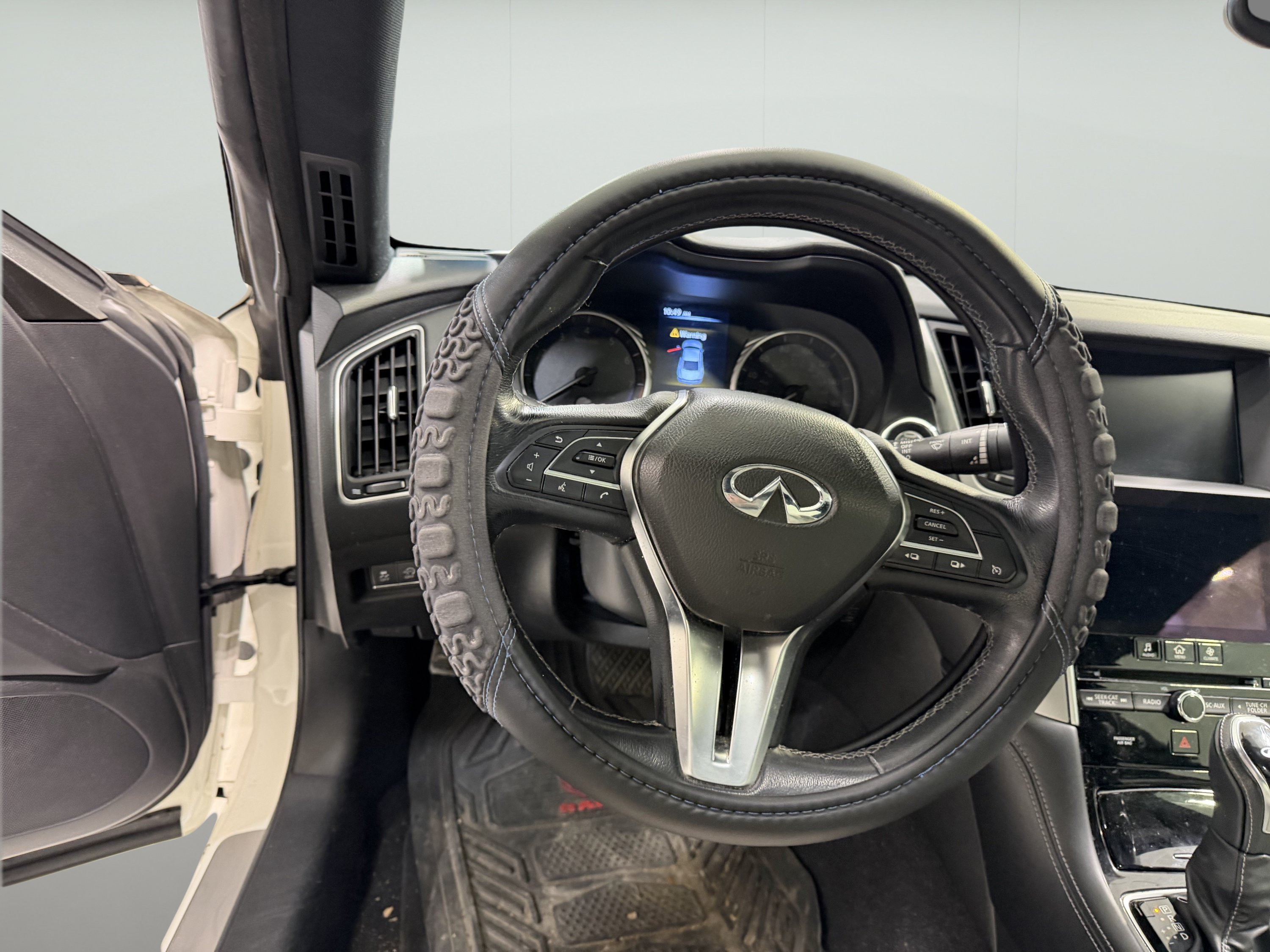 Used 2017 INFINITI Q60 2.0t AWD/4WD image 14