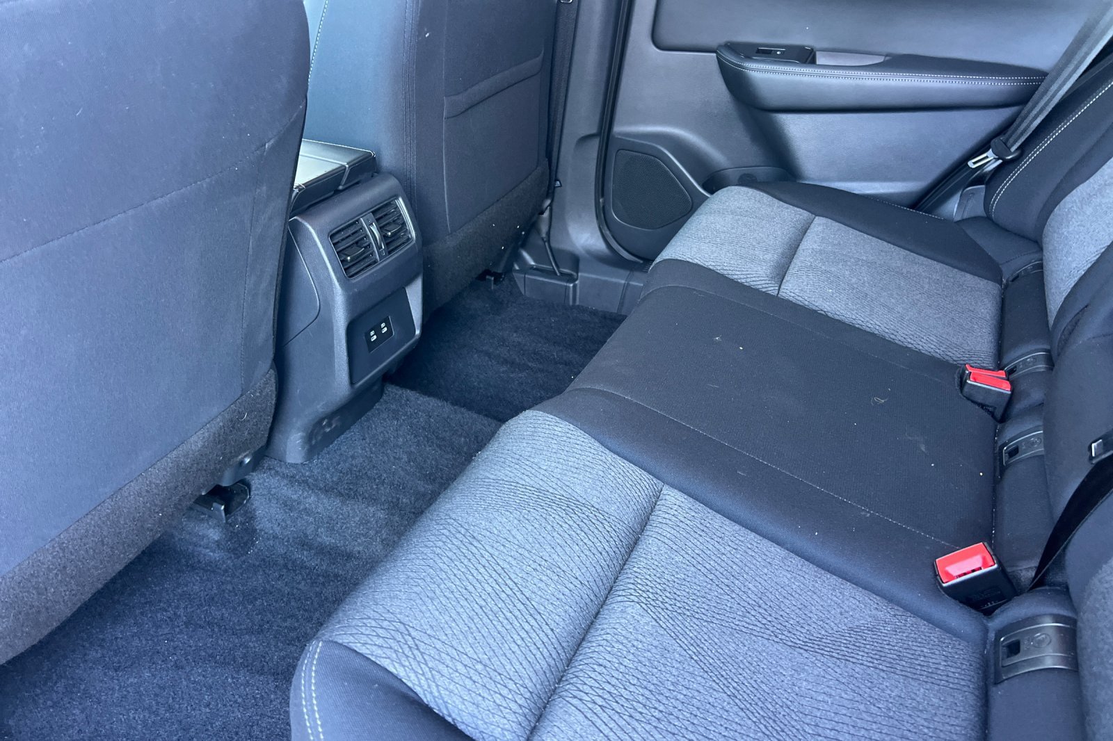 Certified 2026 Nissan Rogue SV FWD image 13
