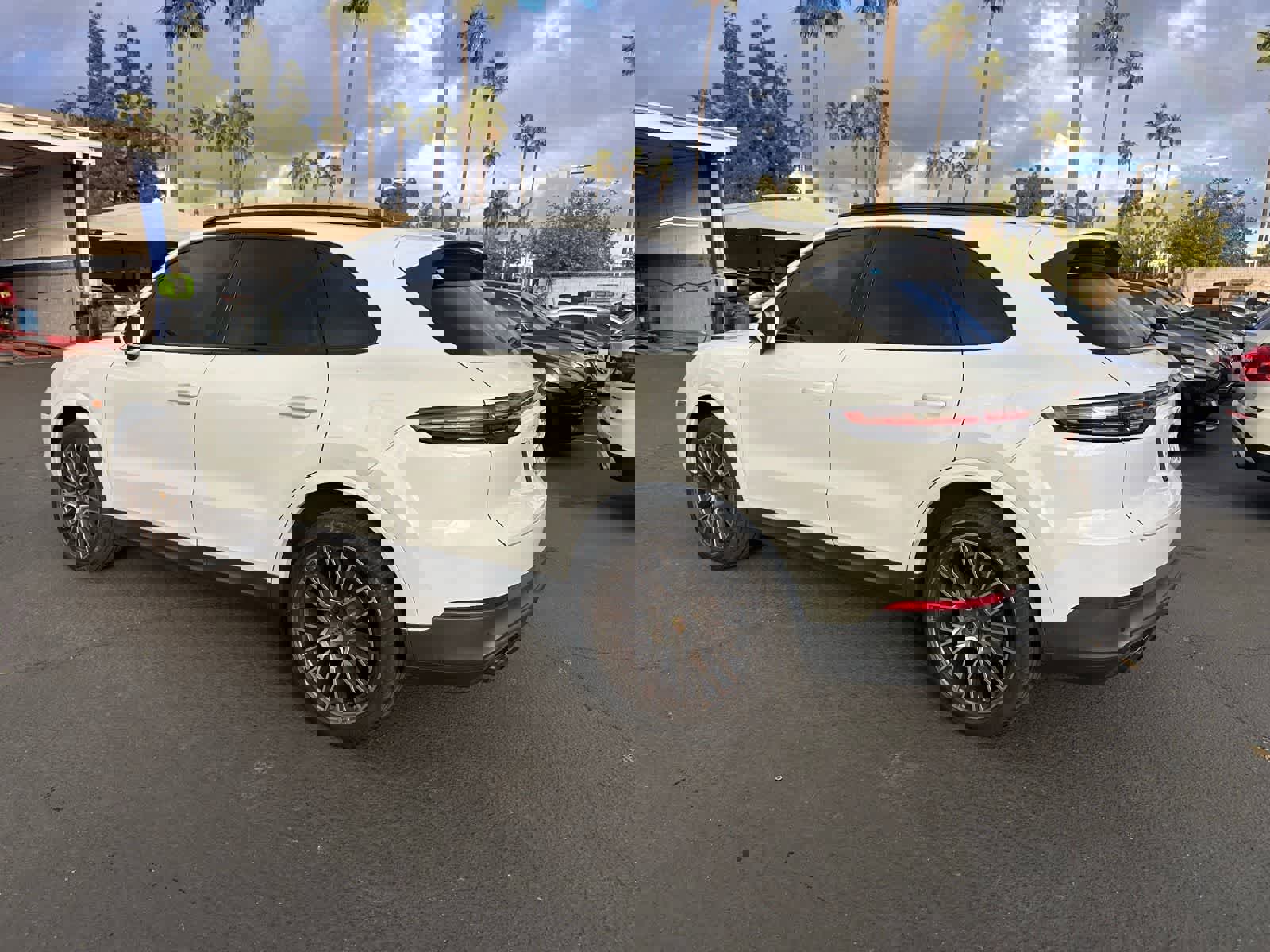 Used 2022 Porsche Cayenne S image 3