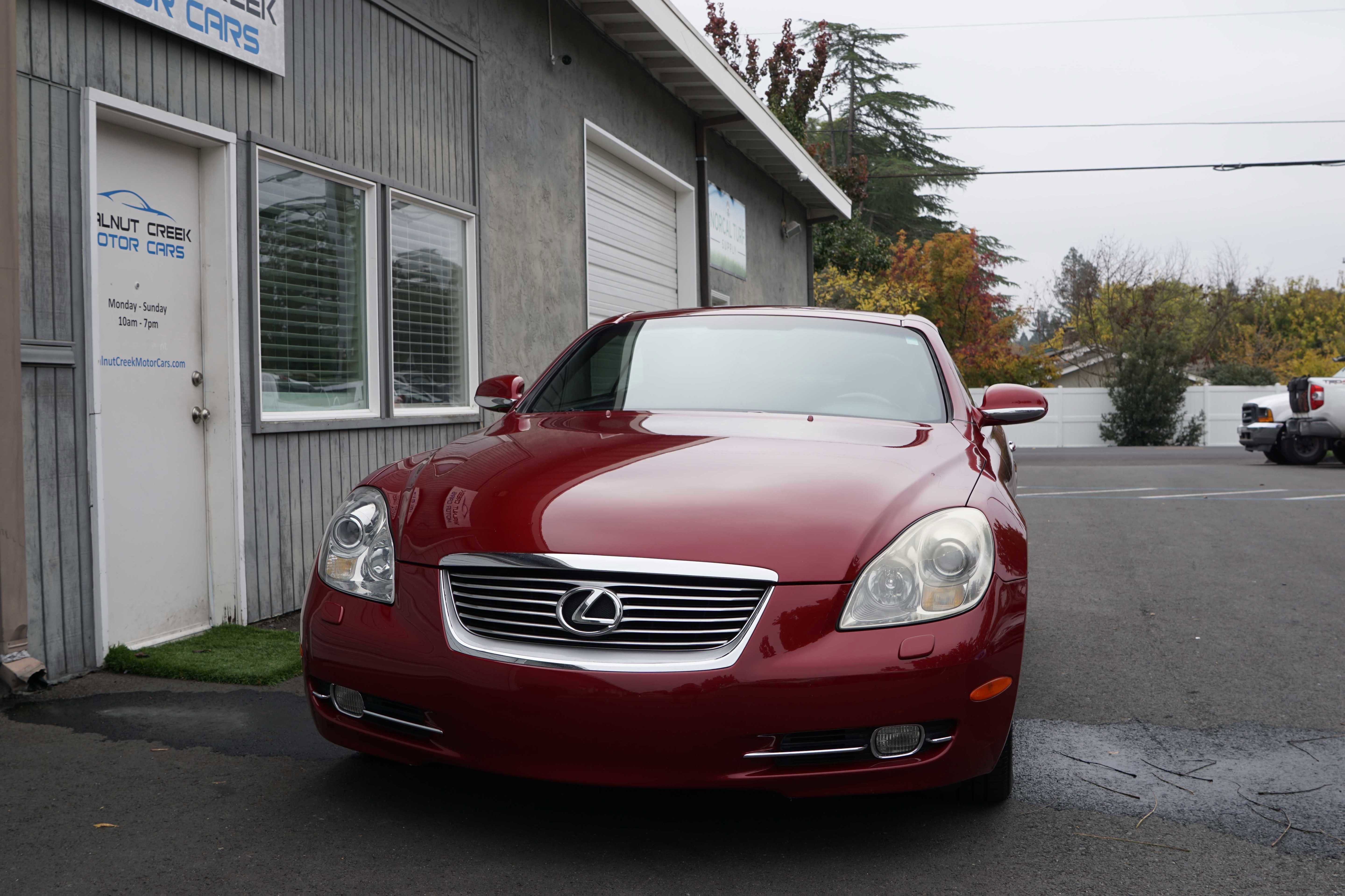 Used 2006 Lexus SC 430 Convertible image 2