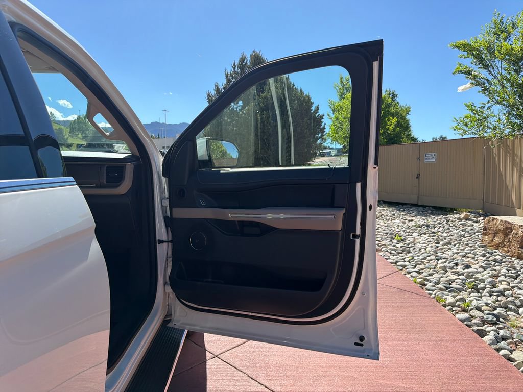 Used 2022 Ford Expedition Max Limited AWD/4WD image 35