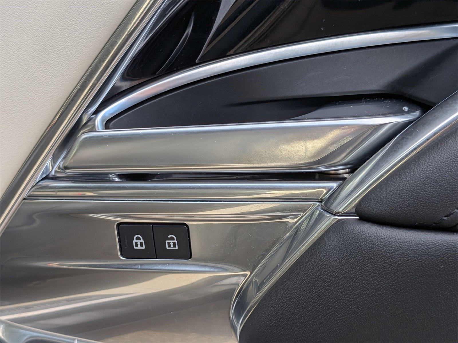 Used 2023 Land Rover Range Rover SE image 38