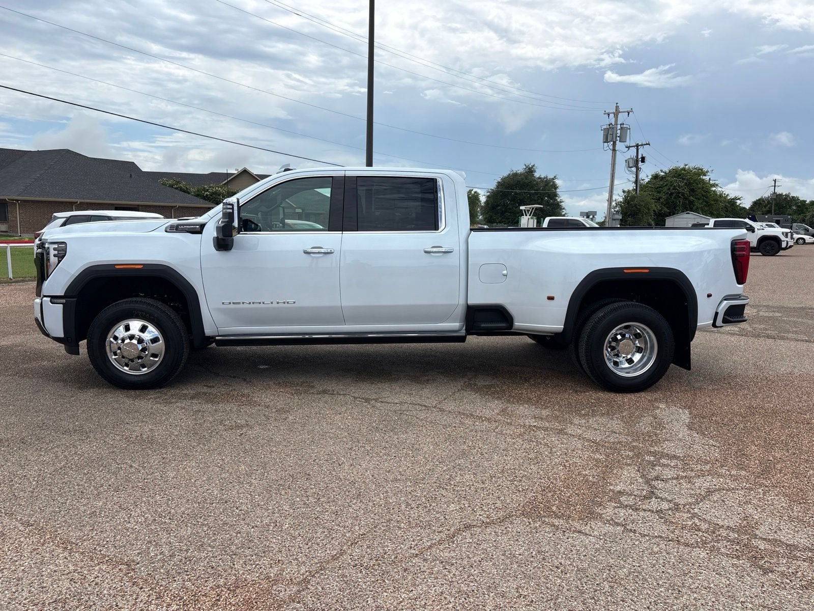 New 2026 GMC Sierra 3500 Denali Ultimate AWD/4WD image 2