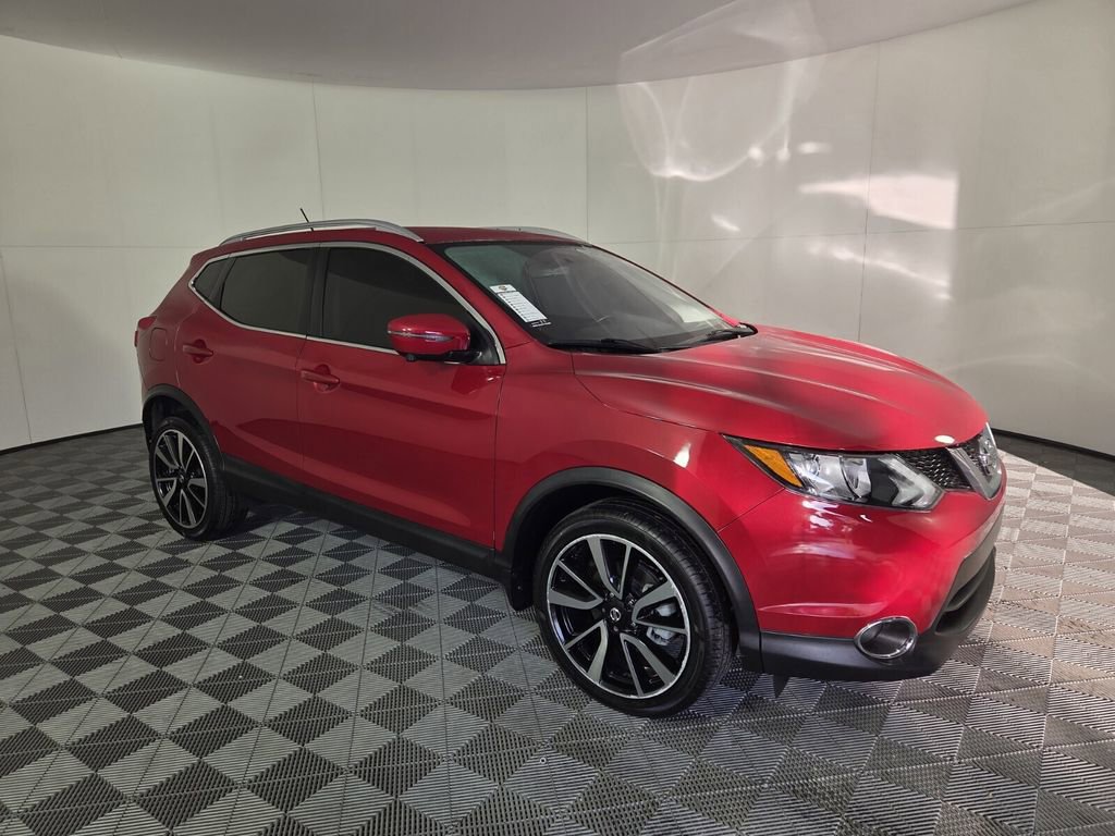 Used 2017 Nissan Rogue Sport SL image 2