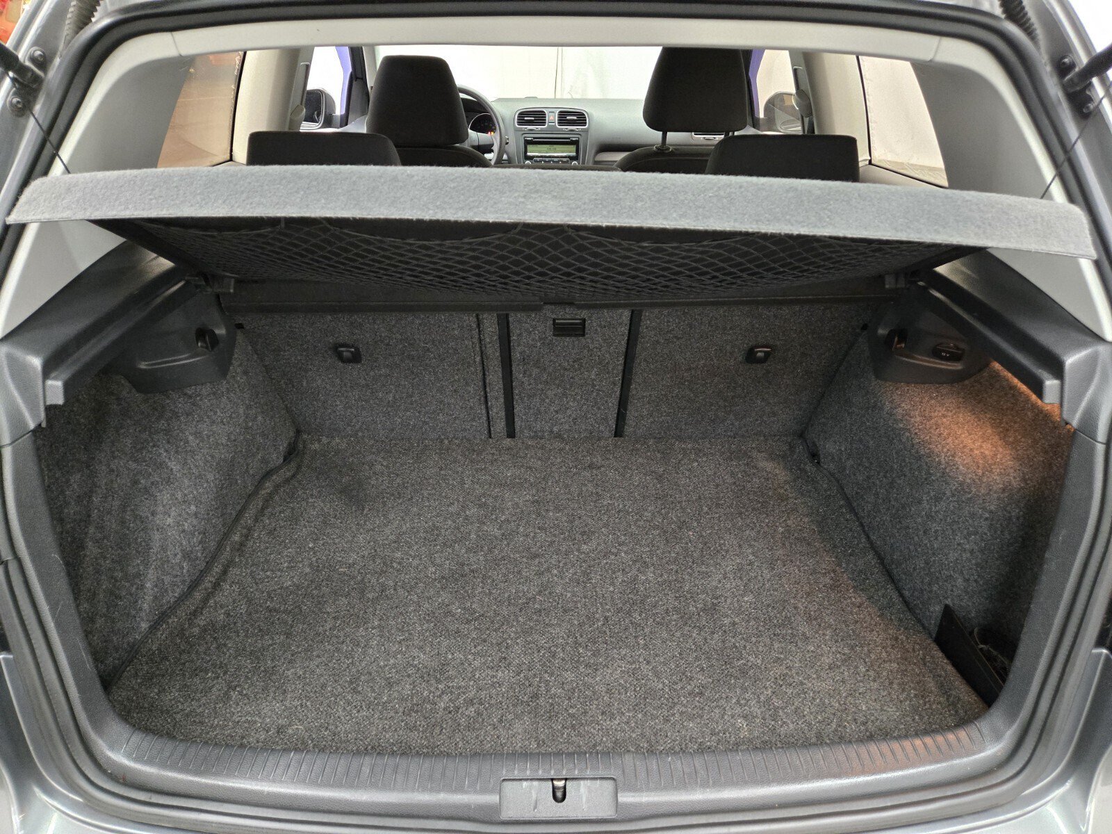 Used 2011 Volkswagen Golf 2-Door FWD image 9