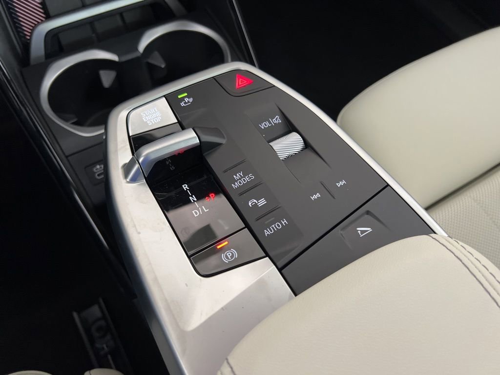 New 2026 BMW X2 xDrive28i AWD/4WD image 11