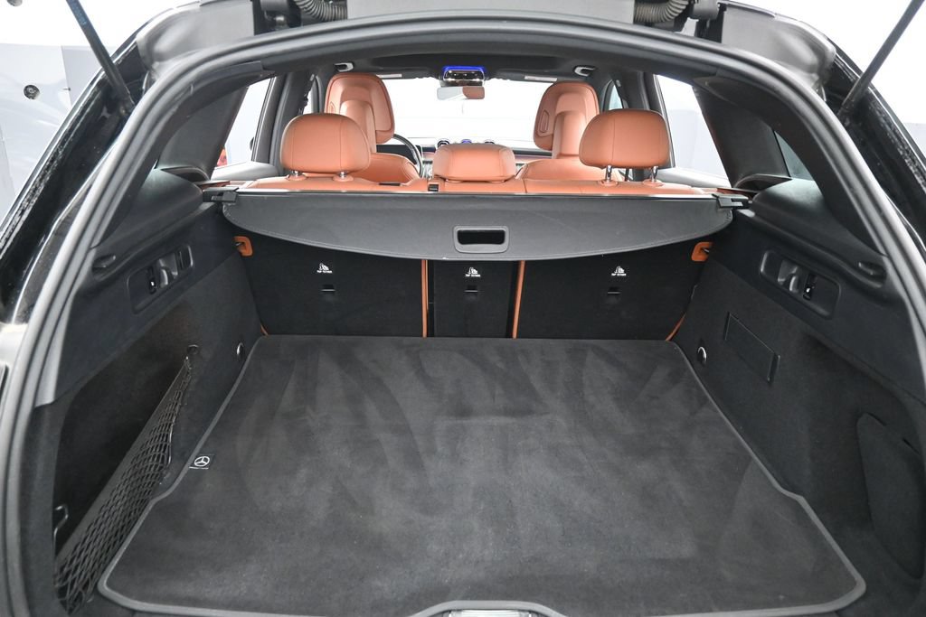 Used 2023 Mercedes-Benz GLC 300 4MATIC w/ Exclusive Trim Package image 27
