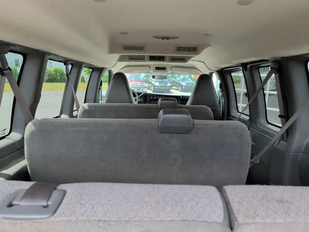Used 2017 Chevrolet Express 2500 LT w/ LT Preferred Equipment Group RWD image 20