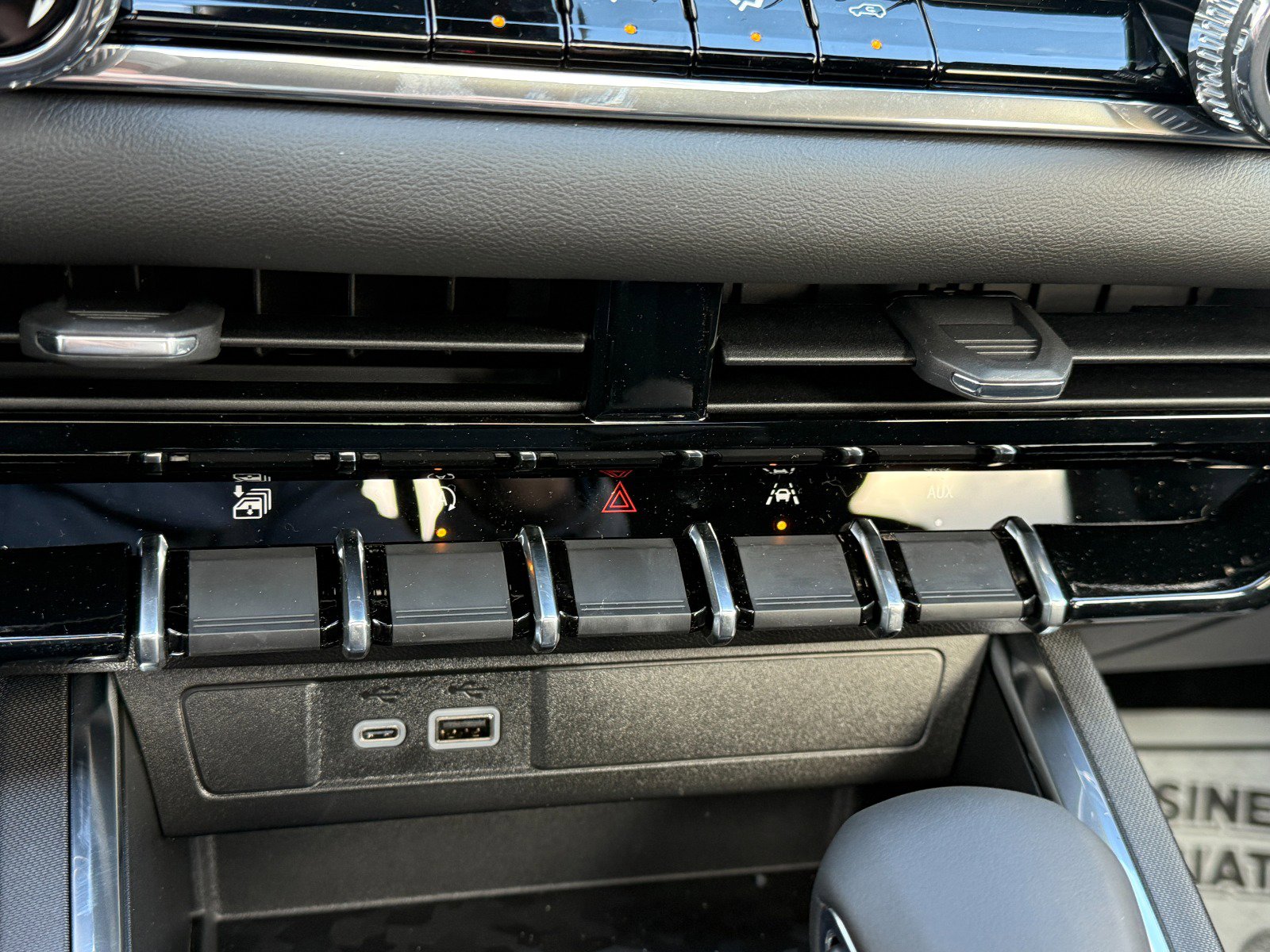 New 2026 GMC Canyon Elevation w/ Technology Package image 33