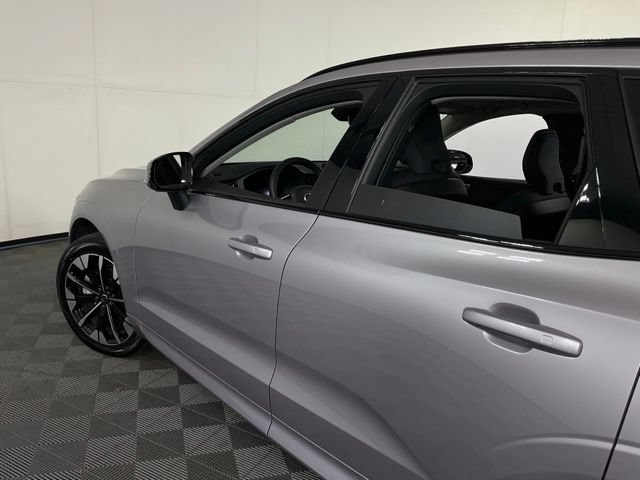 Certified 2026 Volvo XC60 B5 Plus AWD/4WD image 33
