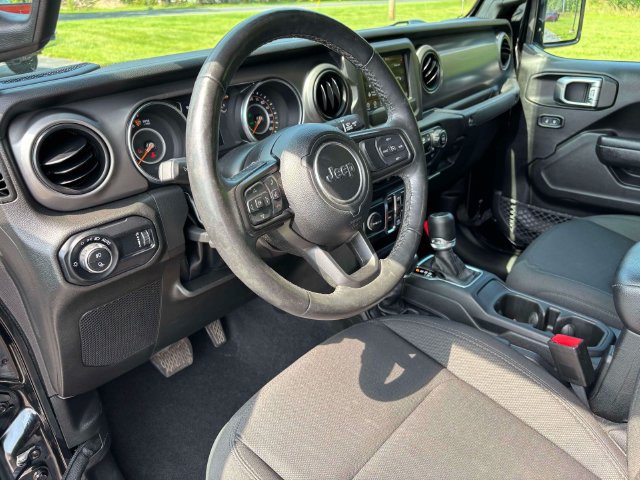 Used 2023 Jeep Gladiator Sport AWD/4WD image 12