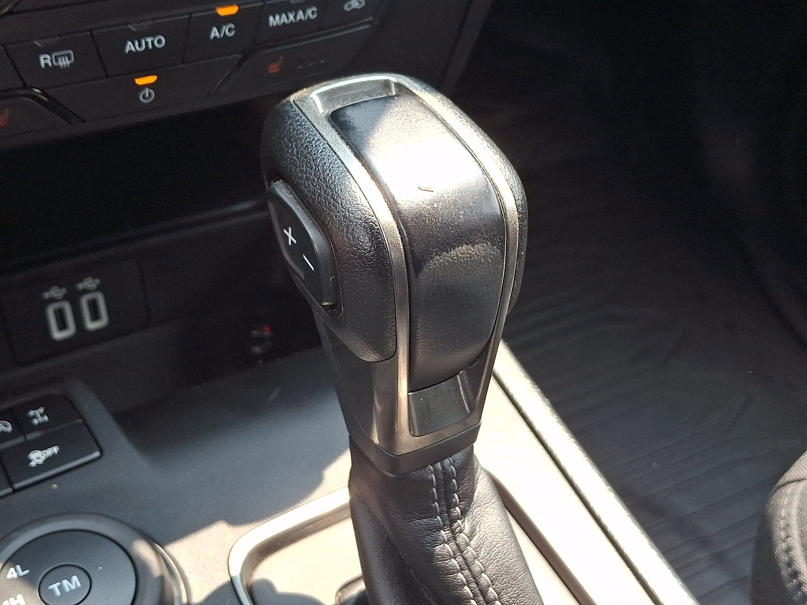Used 2020 Ford Ranger XLT w/ Equipment Group 302A Luxury AWD/4WD image 14