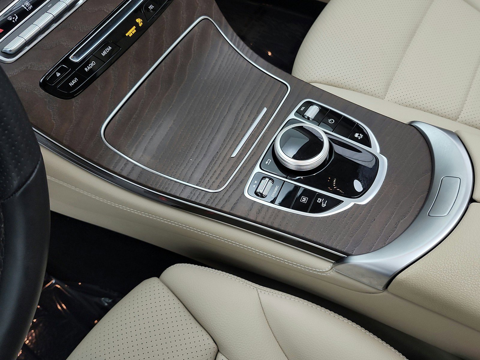 Used 2019 Mercedes-Benz GLC 350e 4MATIC image 11