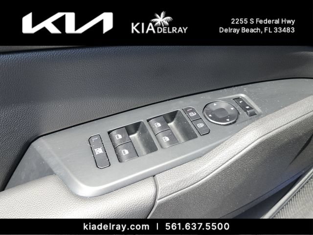Used 2026 Kia Sportage EX w/ EX Panorama Roof Package FWD image 16