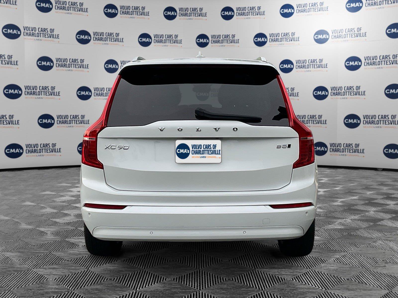Used 2023 Volvo XC90 B5 Core AWD/4WD image 4
