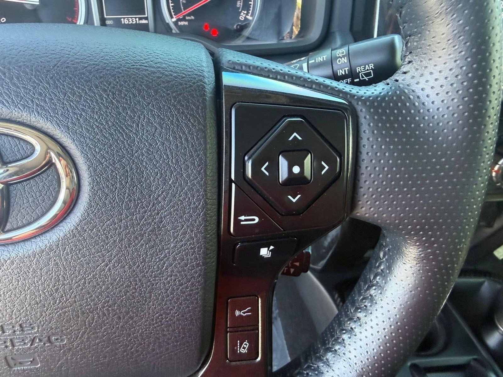 Certified 2023 Toyota 4Runner TRD Off-Road Premium w/ Moonroof Package AWD/4WD image 14