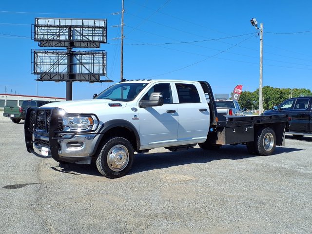 Used 2024 RAM 5500 Tradesman w/ Chrome Appearance Group AWD/4WD image 17