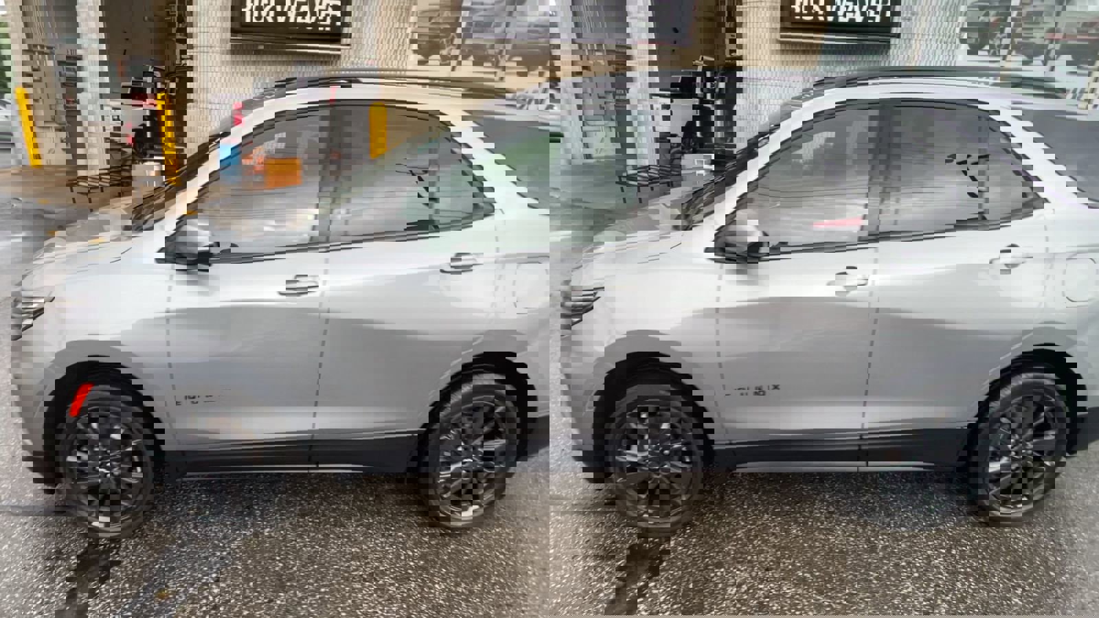 Used 2023 Chevrolet Equinox RS image 36