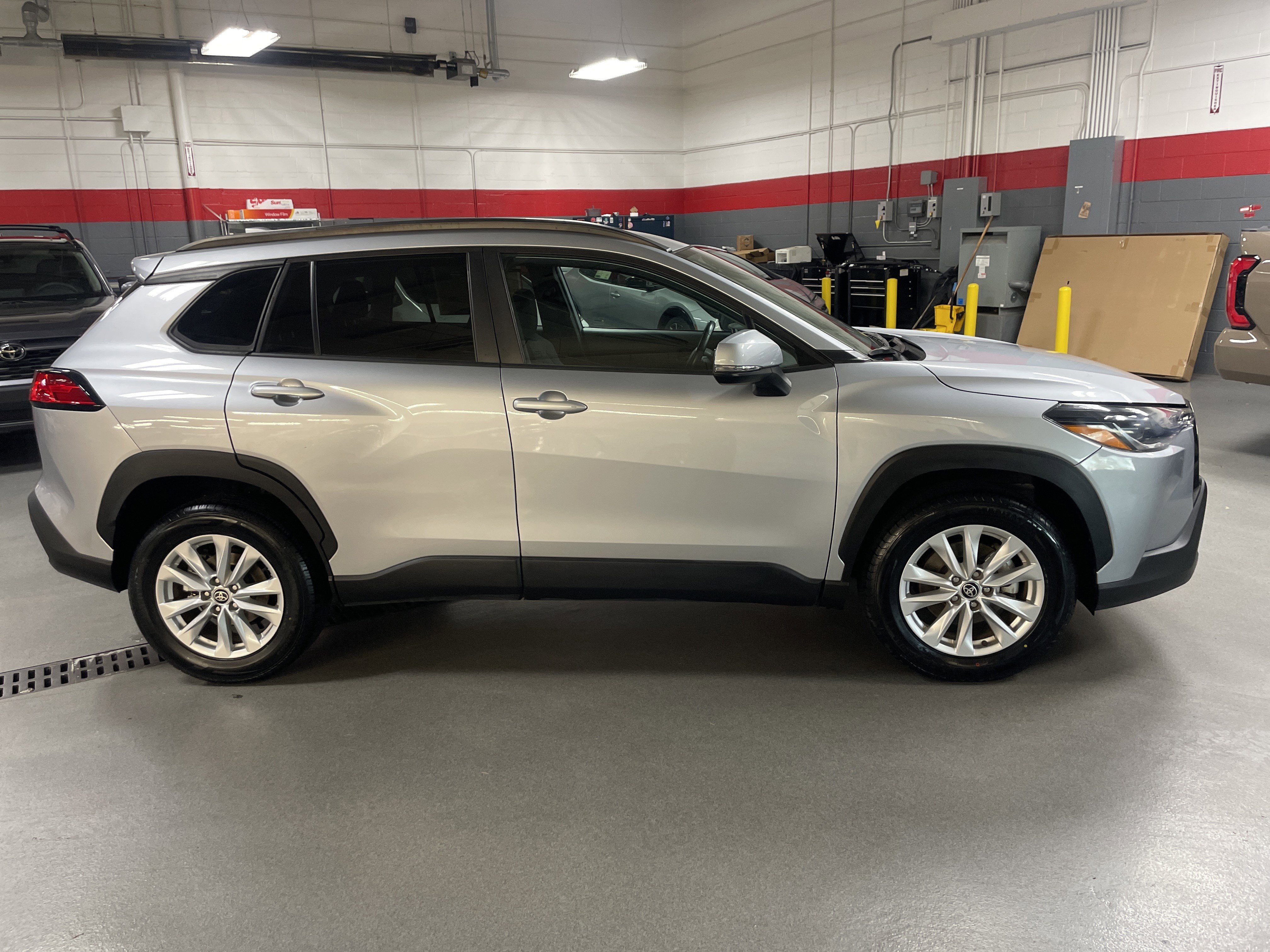 Certified 2022 Toyota Corolla Cross LE image 11