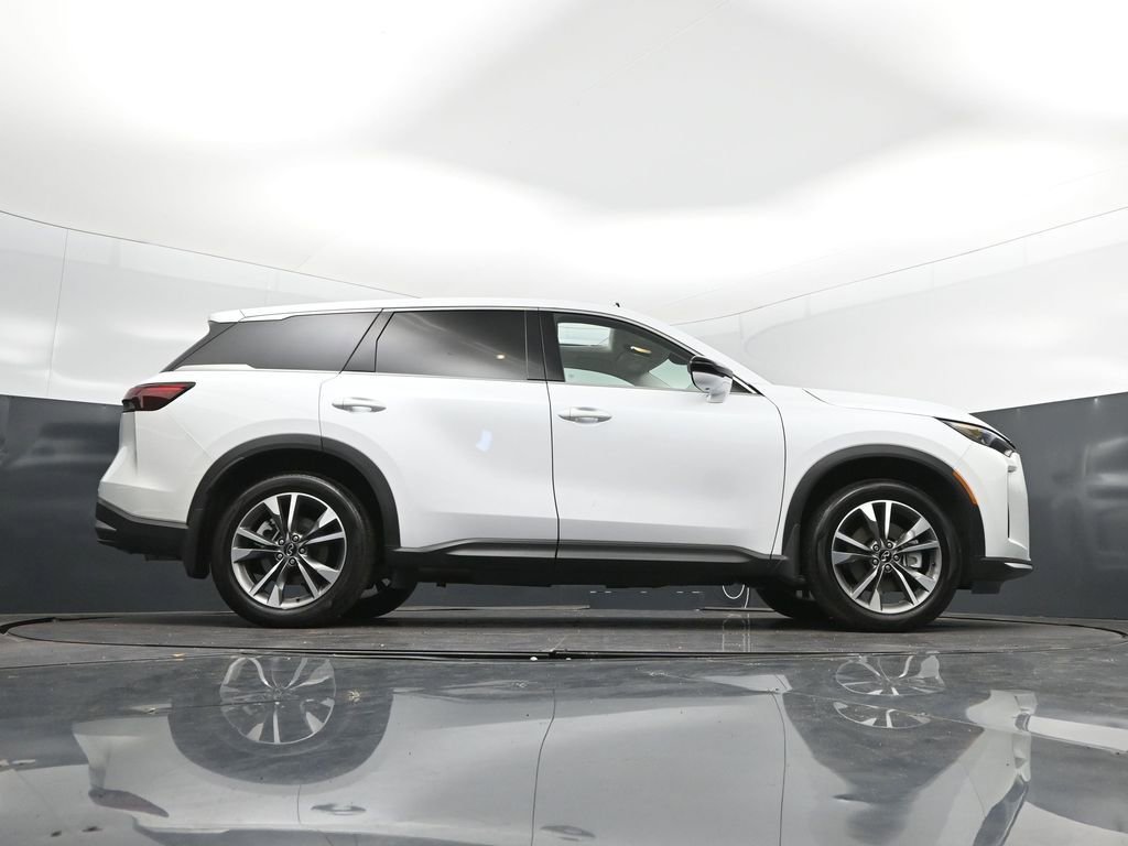 Used 2026 INFINITI QX60 Pure w/ Cargo Package FWD image 44
