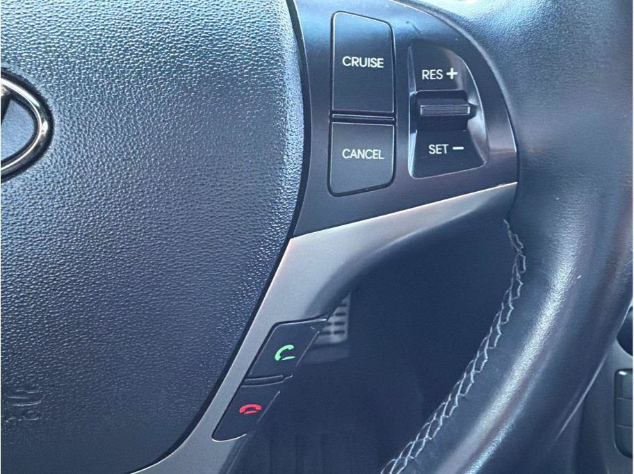 Used 2015 Hyundai Genesis 3.8 RWD image 17