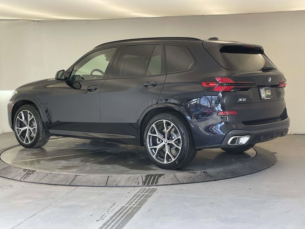 New 2026 BMW X5 xDrive50e w/ M Sport Package AWD/4WD image 3