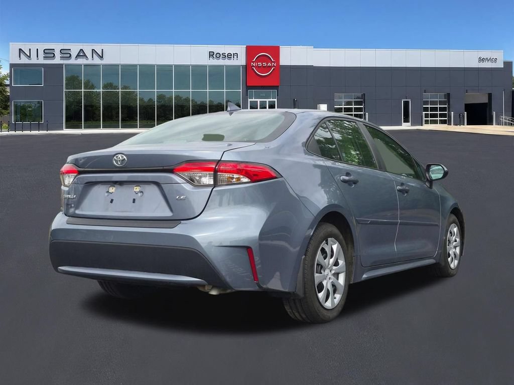 Used 2022 Toyota Corolla LE FWD image 3