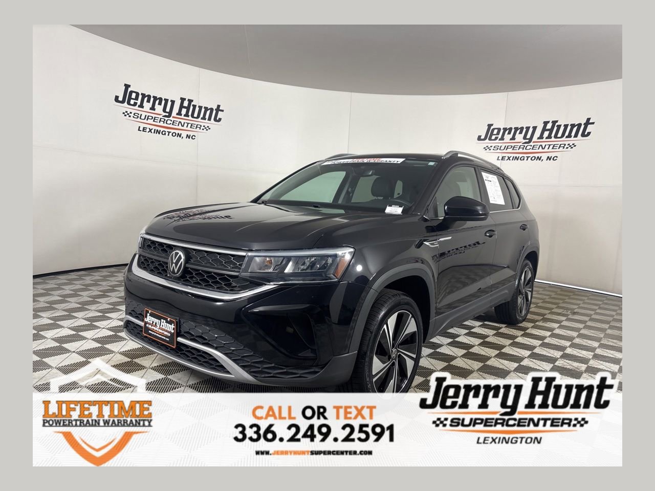 Used 2023 Volkswagen Taos SE w/ Panoramic Sunroof Package AWD/4WD image 1