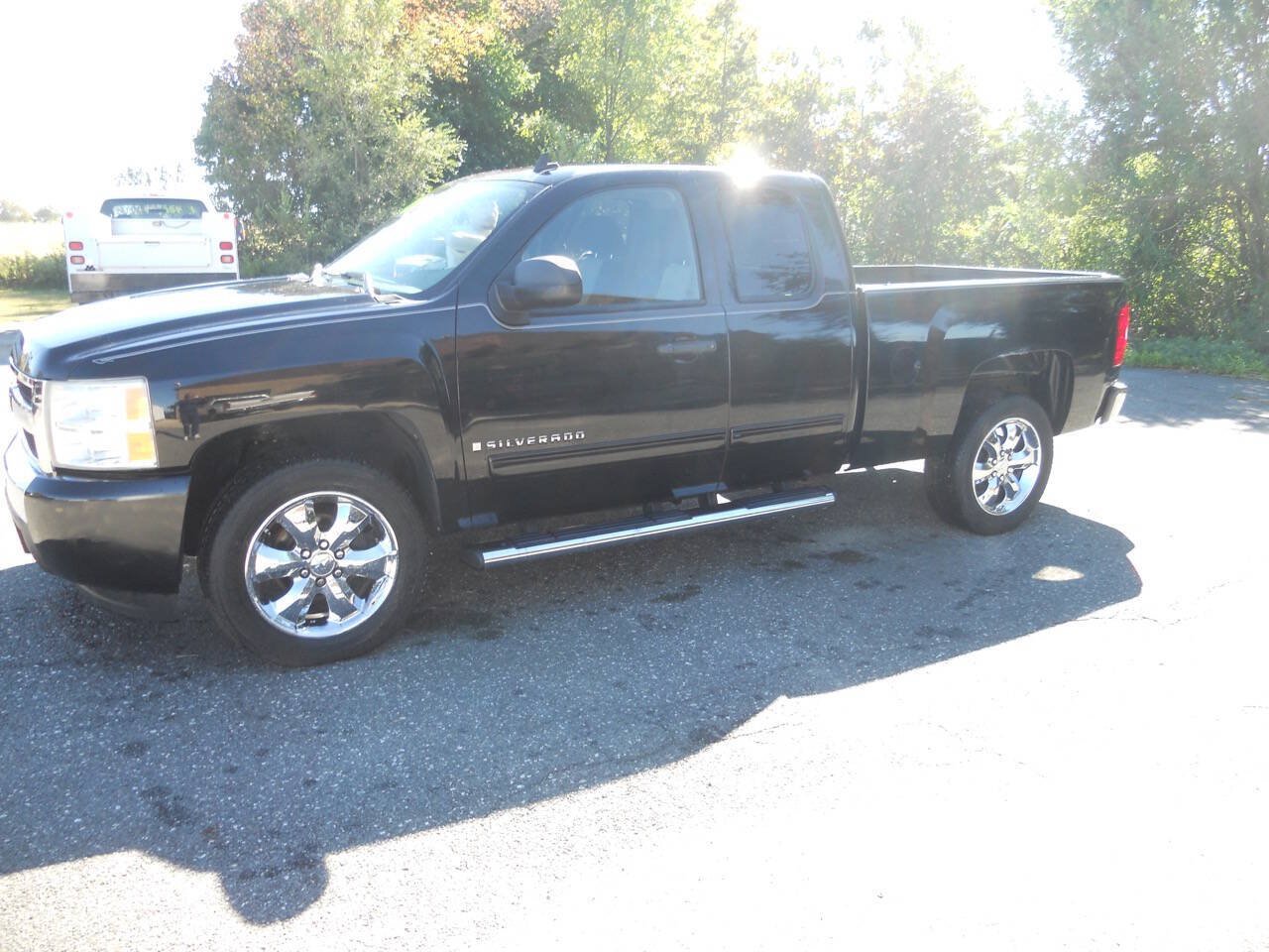 Used 2009 Chevrolet Silverado 1500 LS RWD image 3