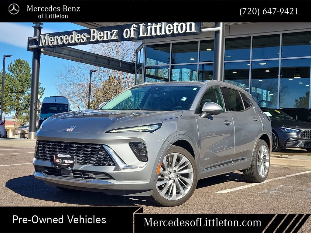 Used 2024 Buick Envision Avenir image 1