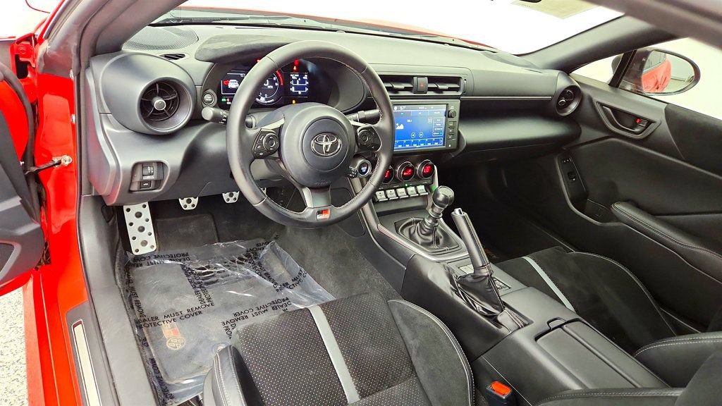 Used 2022 Toyota GR86 Premium RWD image 12