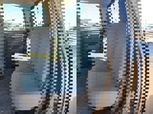 Used 2015 RAM 2500 SLT image 26