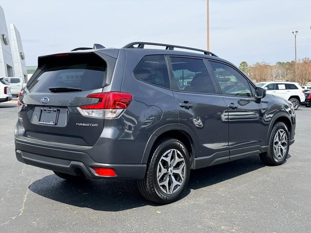 Used 2023 Subaru Forester Premium image 4