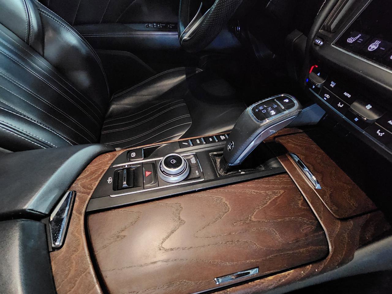 Used 2022 Maserati Levante GT image 32