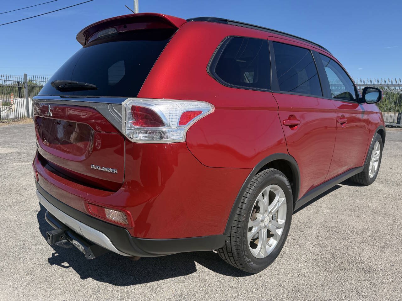 Used 2015 Mitsubishi Outlander SE FWD image 4