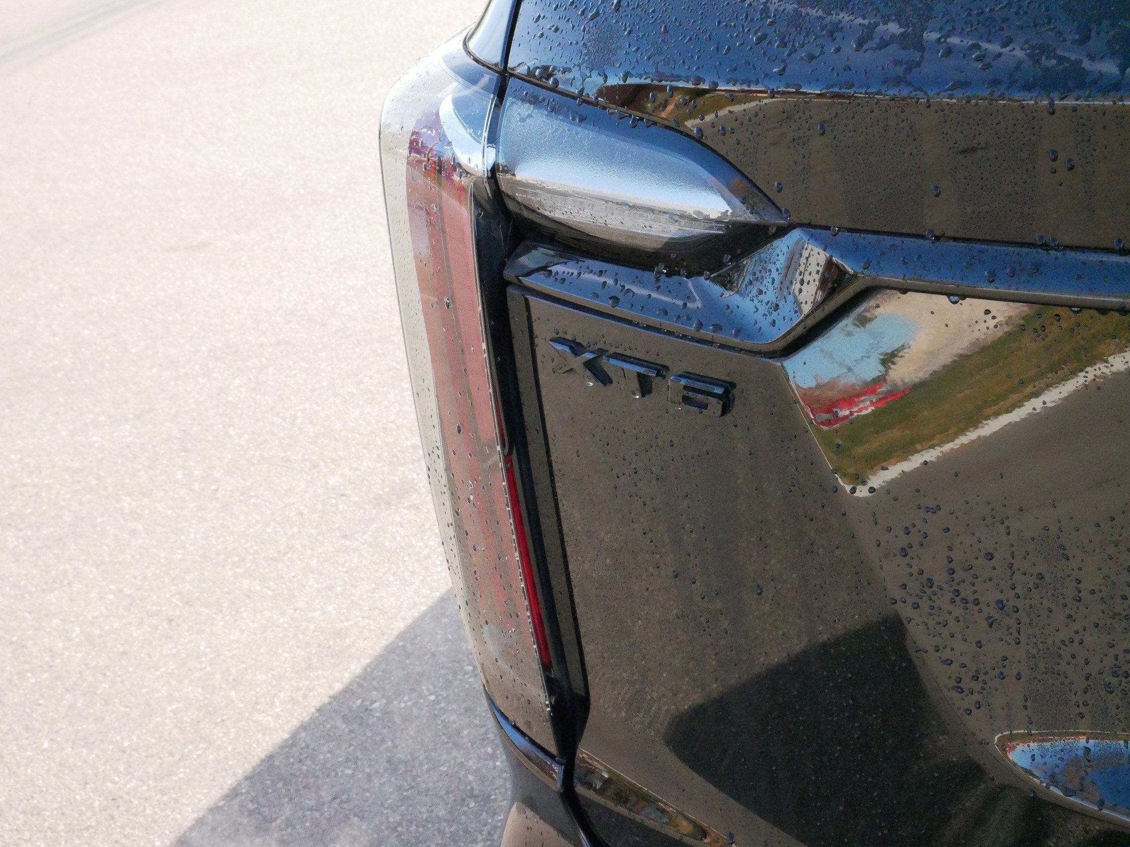 Certified 2024 Cadillac XT6 Sport w/ LPO, Onyx Lite Package image 17