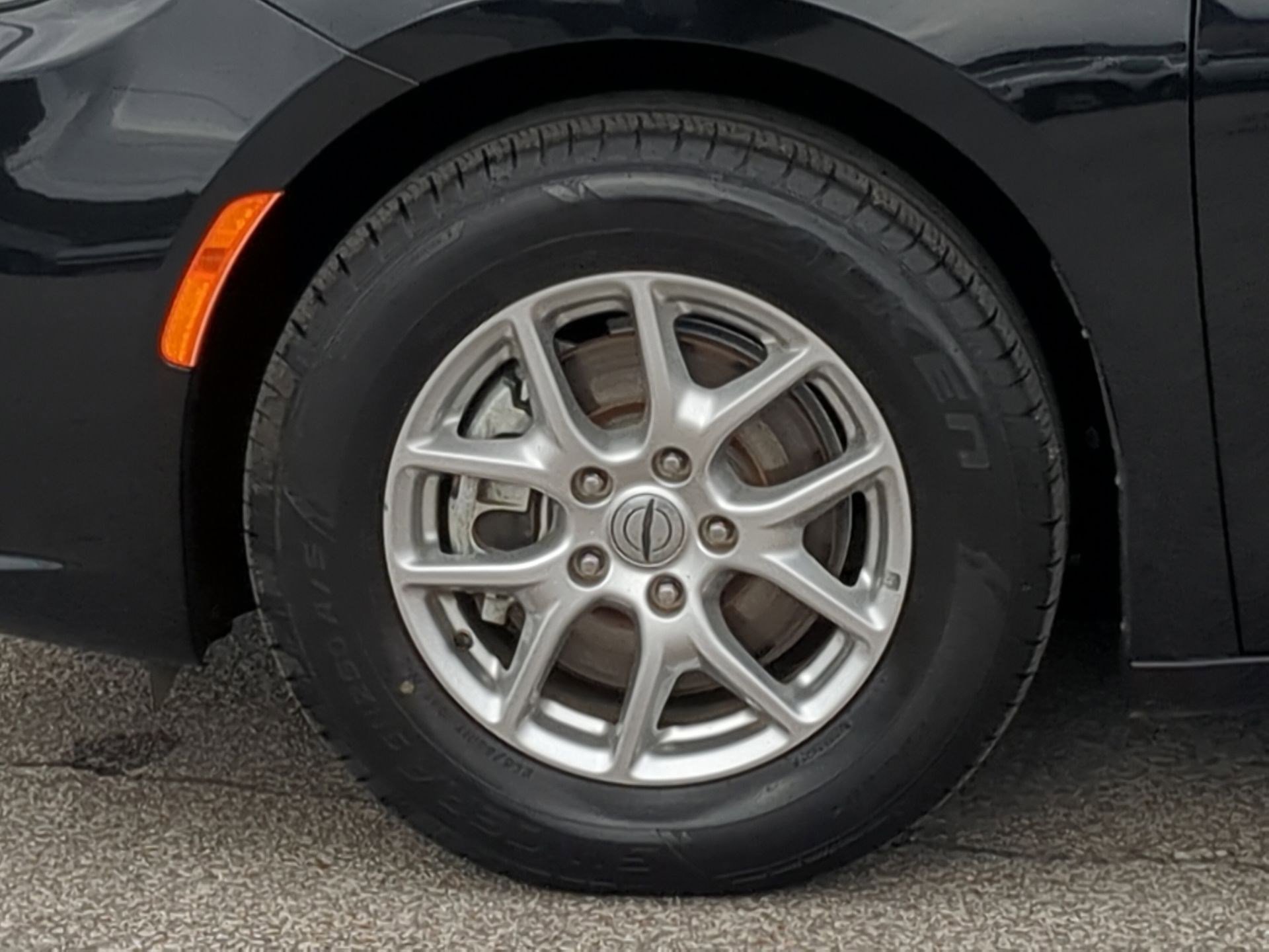 Used 2023 Chrysler Pacifica Touring-L image 10