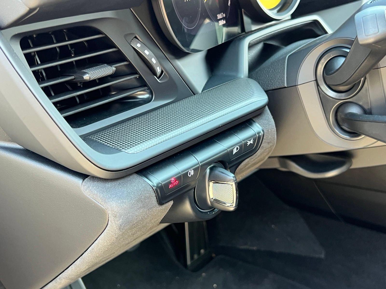 Certified 2024 Porsche 911 GT3 RWD image 33